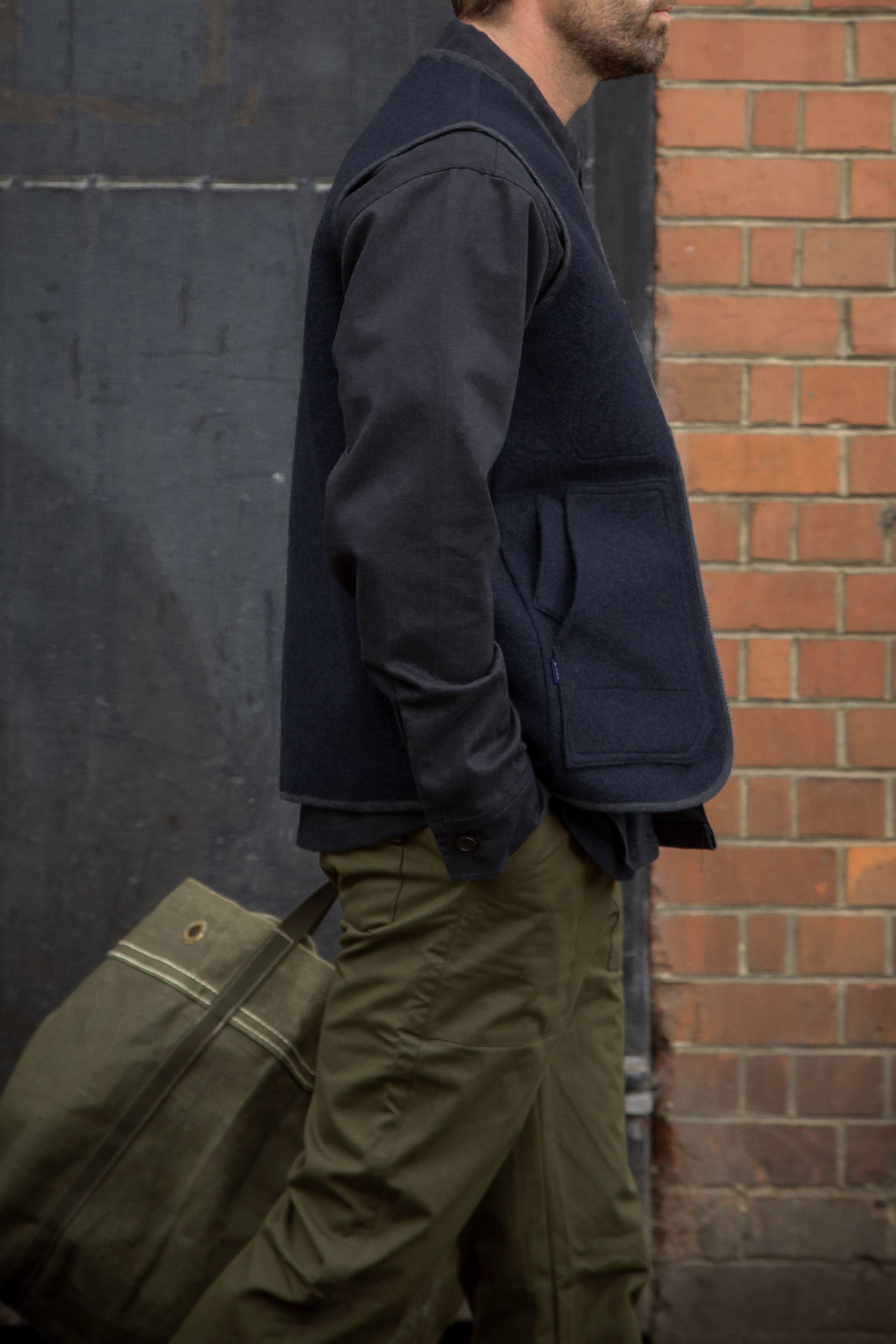 Wool & Check V Vest Navy