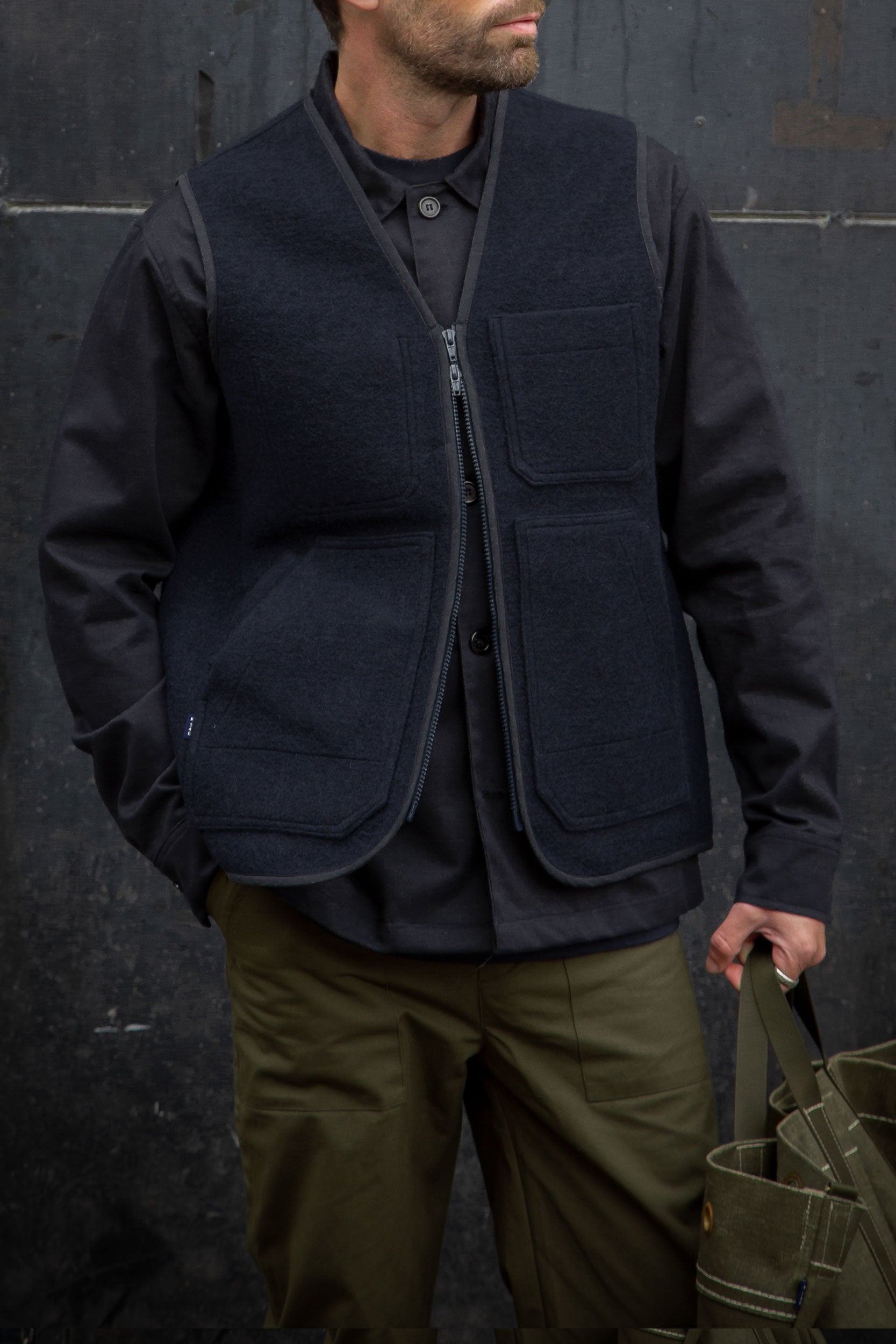 Wool & Check V Vest Navy