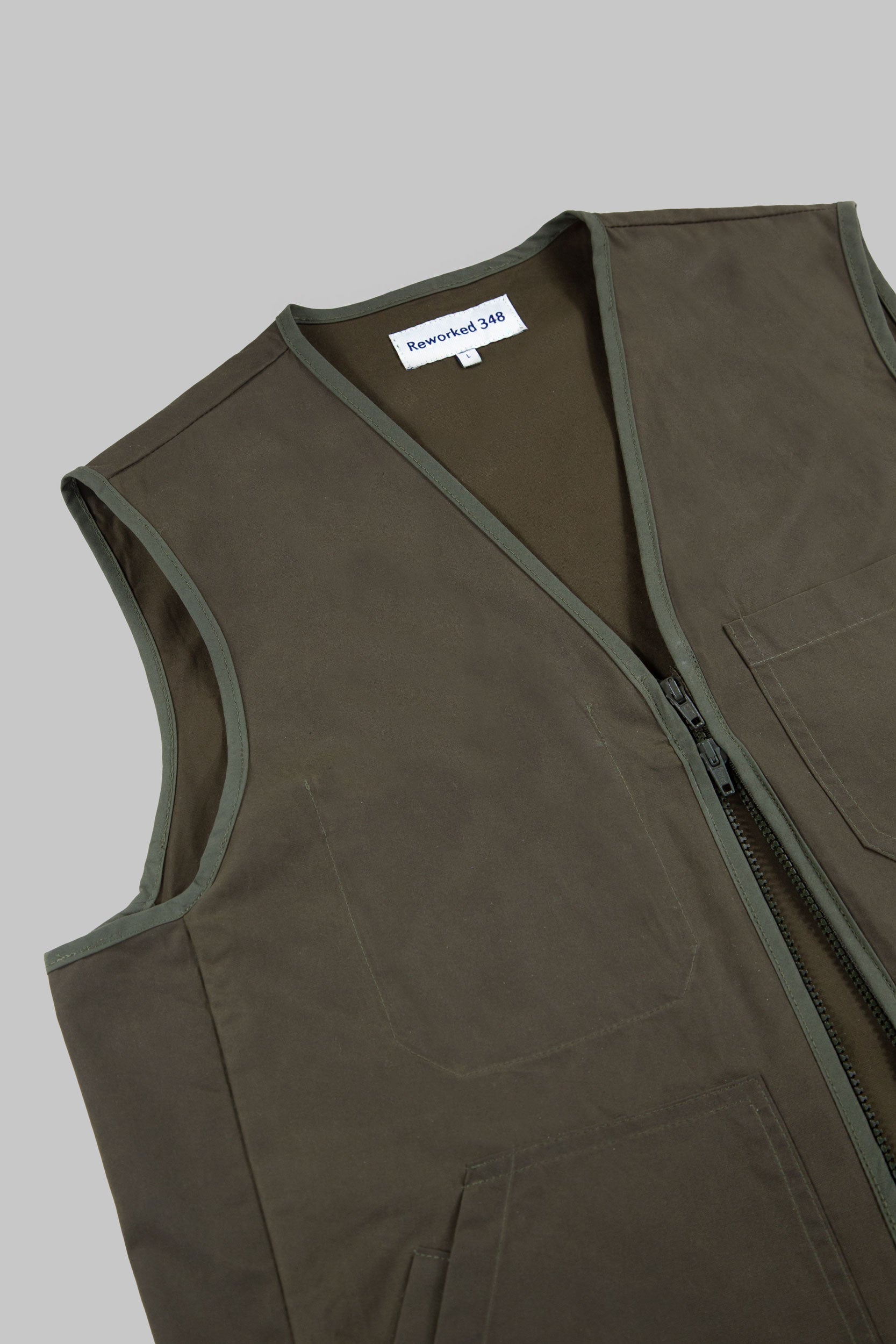 Micro Canvas Dry Wax V Vest Khaki